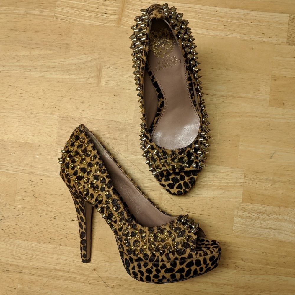 Vince Camuto Calf Hair Leopard print stilettos 7
